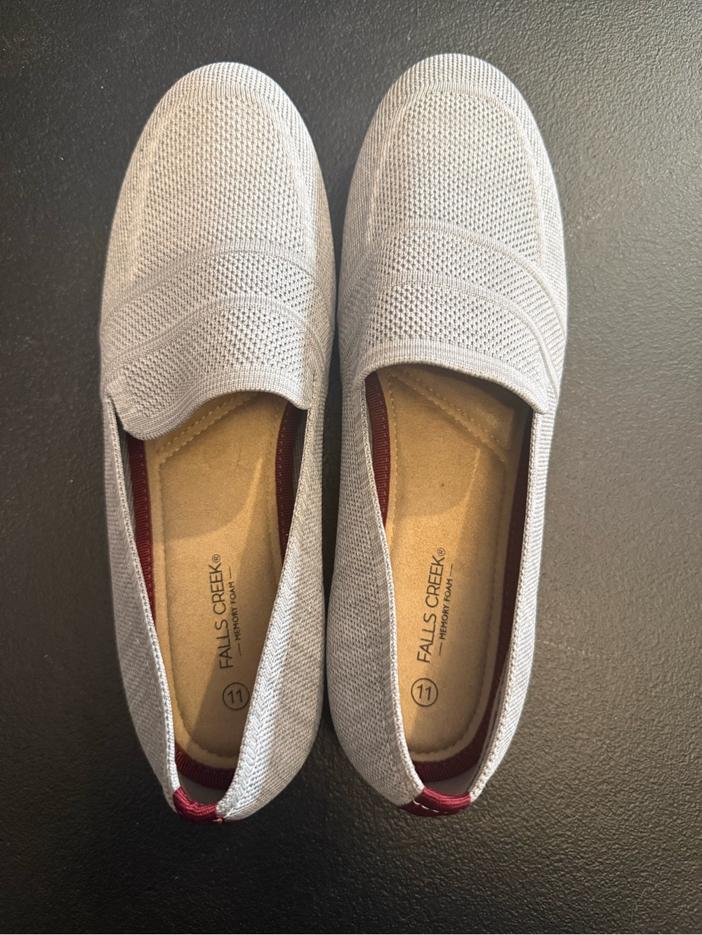 NWOT Women’s Falls Creek Gray Knit Slip-On Loafers with Maroon Trim Size 11